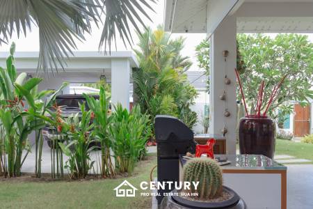 698 ตร.ม 3 เตียง 4 อาบน้ำ วิลล่า For ขาย