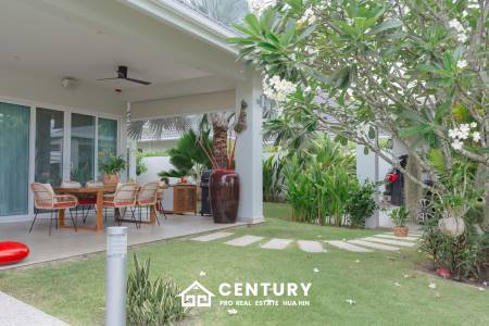 698 ตร.ม 3 เตียง 4 อาบน้ำ วิลล่า For ขาย