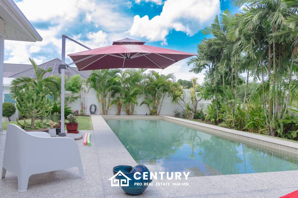 698 ตร.ม 3 เตียง 4 อาบน้ำ วิลล่า For ขาย