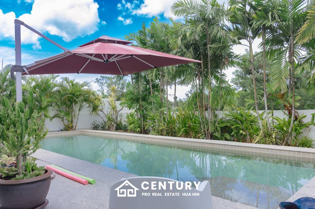 698 ตร.ม 3 เตียง 4 อาบน้ำ วิลล่า For ขาย