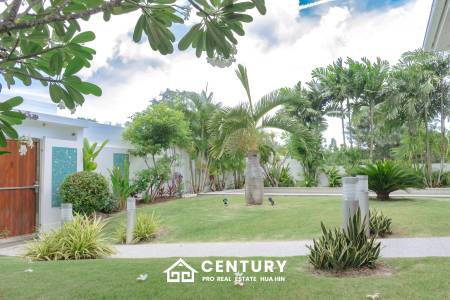 698 ตร.ม 3 เตียง 4 อาบน้ำ วิลล่า For ขาย