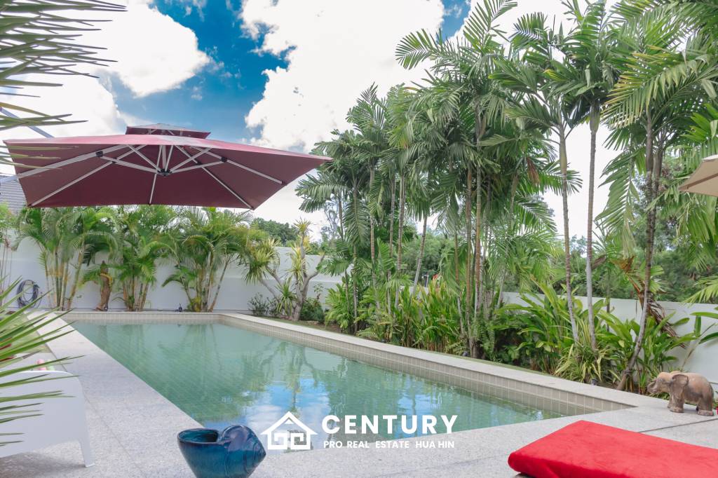 698 ตร.ม 3 เตียง 4 อาบน้ำ วิลล่า For ขาย