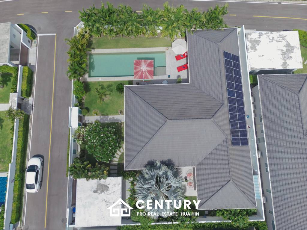 698 ตร.ม 3 เตียง 4 อาบน้ำ วิลล่า For ขาย