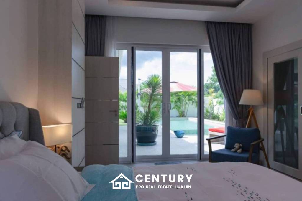 698 ตร.ม 3 เตียง 4 อาบน้ำ วิลล่า For ขาย