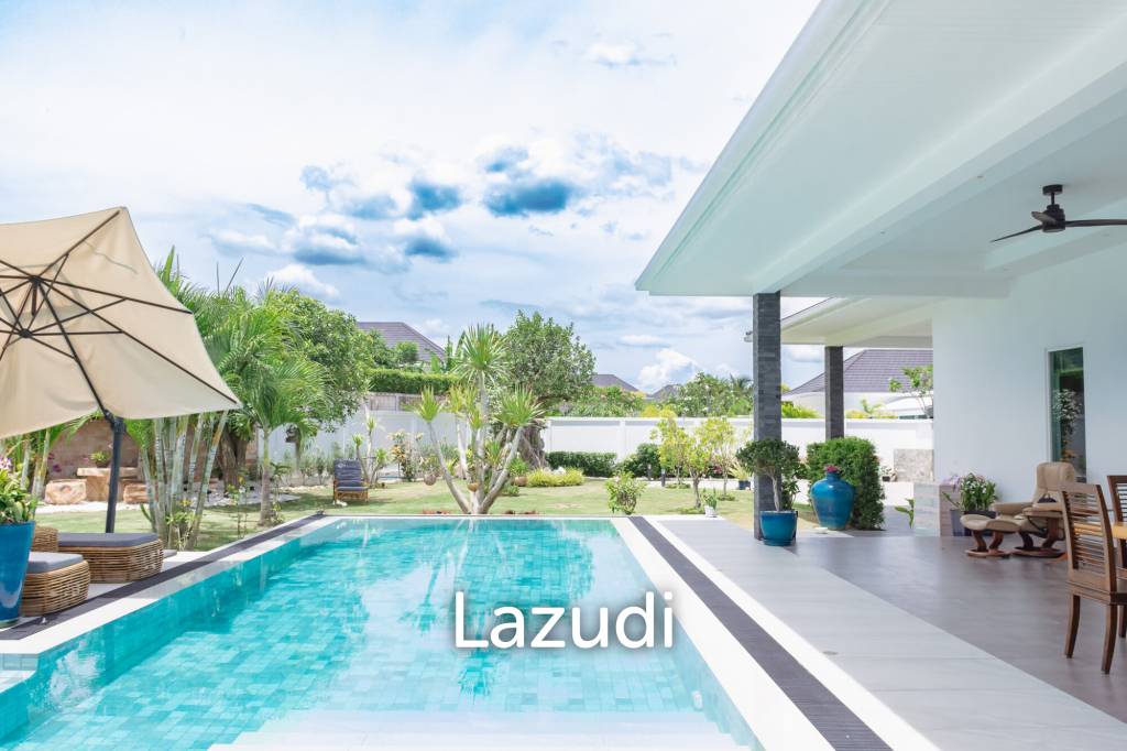 ARIA 2: วิลล่าริมสระว่ายน้ำสุดตระการตา 3 ห้องนอนพร้อมสวนสวย