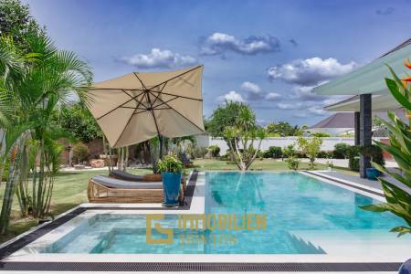 ARIA 2: Herrliche 3 Schlafzimmer Pool Villa mit schönem Garten