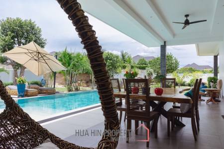 ARIA 2 : Stunning 3 Bed Pool Villa with Nice Garden