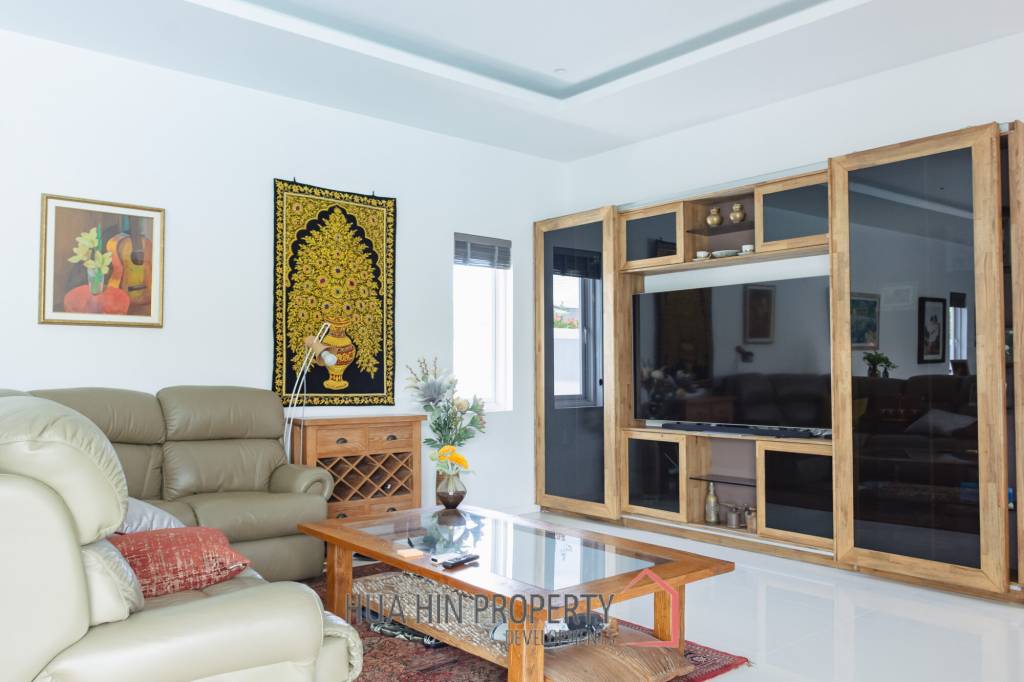 ARIA 2 : Stunning 3 Bed Pool Villa with Nice Garden
