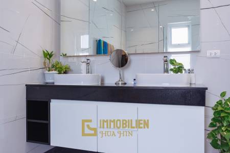 ARIA 2: Herrliche 3 Schlafzimmer Pool Villa mit schönem Garten