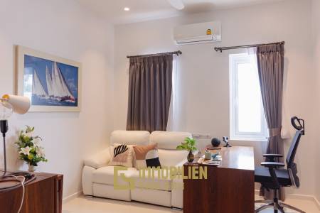 ARIA 2: Herrliche 3 Schlafzimmer Pool Villa mit schönem Garten