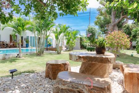 ARIA 2 : Stunning 3 Bed Pool Villa with Nice Garden