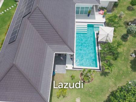 ARIA 2: วิลล่าริมสระว่ายน้ำสุดตระการตา 3 ห้องนอนพร้อมสวนสวย