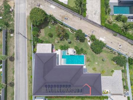 ARIA 2 : Stunning 3 Bed Pool Villa with Nice Garden