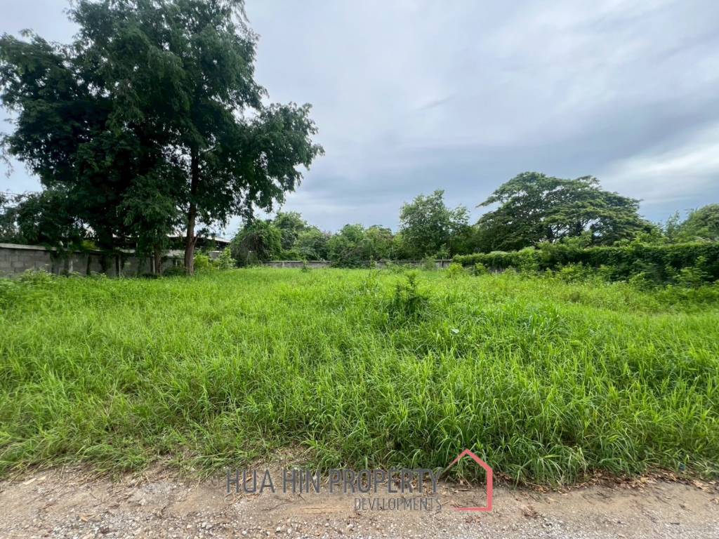 Land For Sale in Soi Hua Hin 5/3 - 230 SqWa