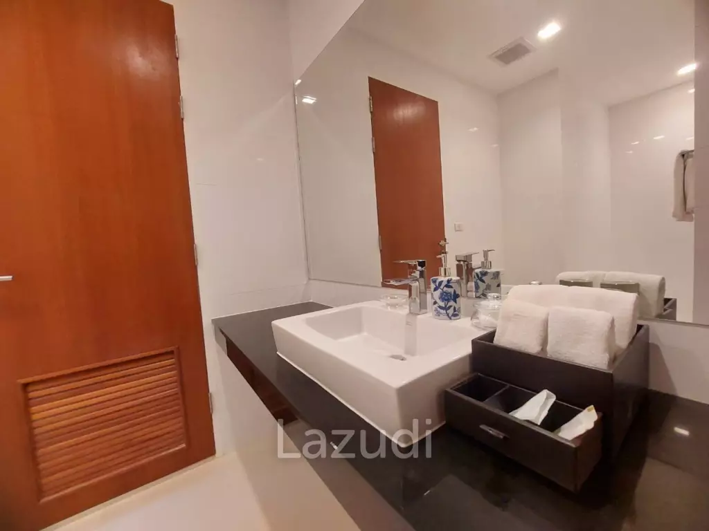 Luxury Beachfront Apartment with Rooftop Pool