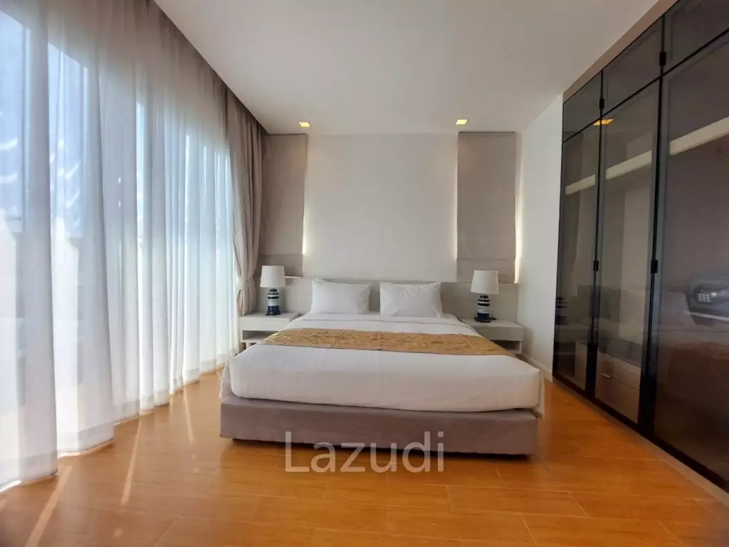Luxury Beachfront Apartment with Rooftop Pool