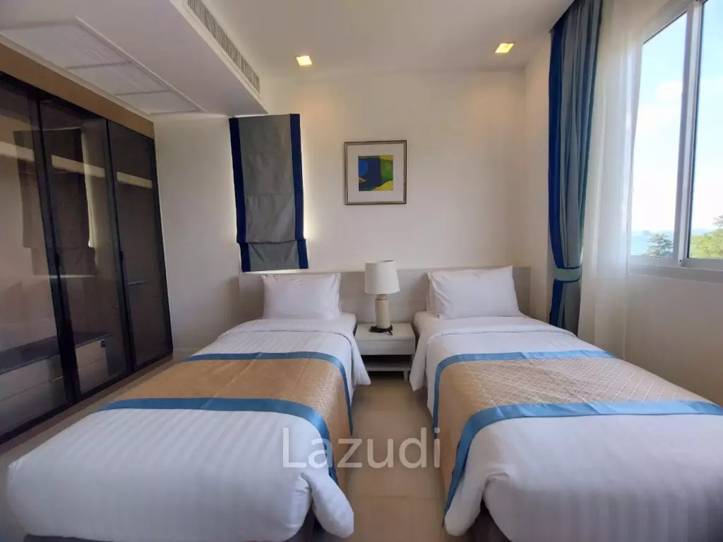 Luxury Beachfront Apartment with Rooftop Pool
