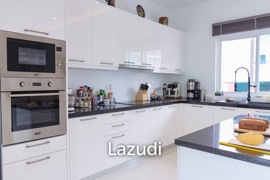 450 ตร.ม 3 เตียง 3 อาบน้ำ วิลล่า For ขาย