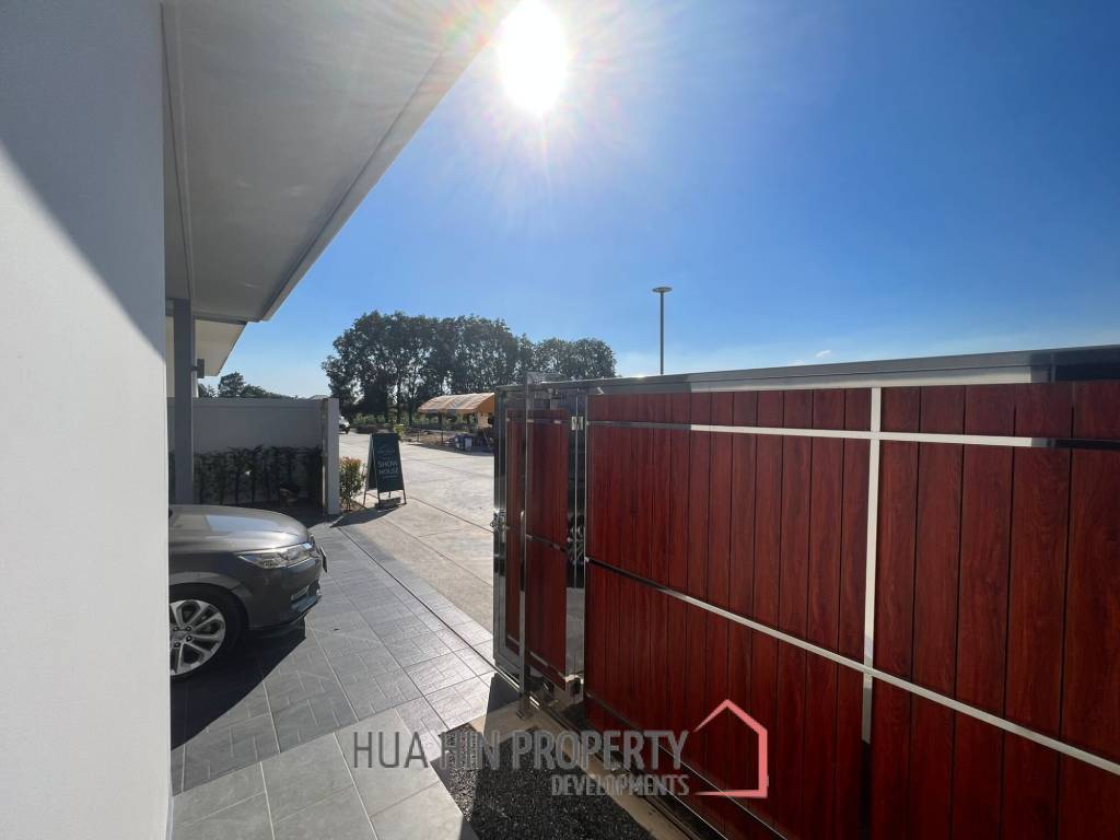 Luxury pool villa in Thap Tai Hua Hin