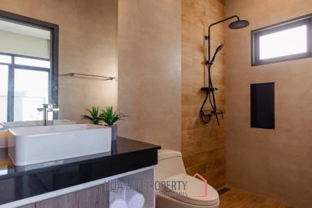 Luxury pool villa in Thap Tai Hua Hin