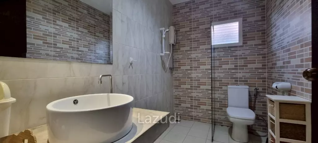 4 Beds 4 Baths 300 SQ.M. Sunset Beach Estate
