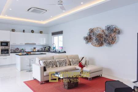 Aria 2 Hua Hin: Villa moderne de 3 chambres avec piscine