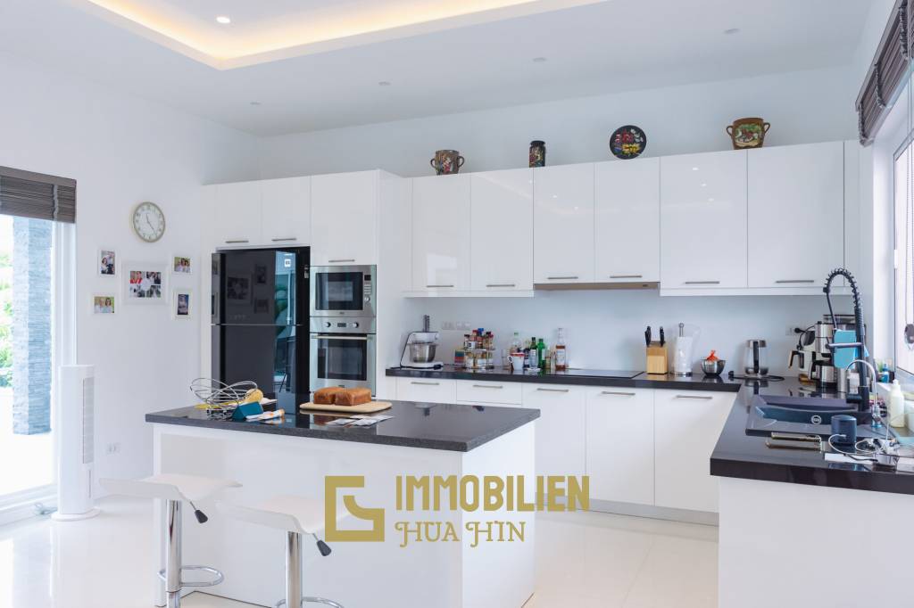 Aria 2 Hua Hin: Villa moderne de 3 chambres avec piscine