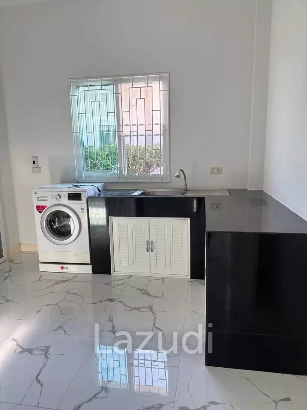 Modern 3 Bedroom House in Baan Yen Jai, Wang Phong