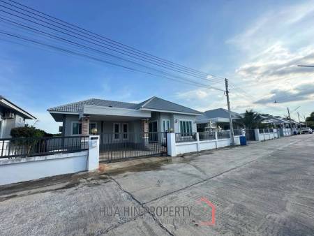 Modern 3 Bedroom House in Baan Yen Jai, Wang Phong