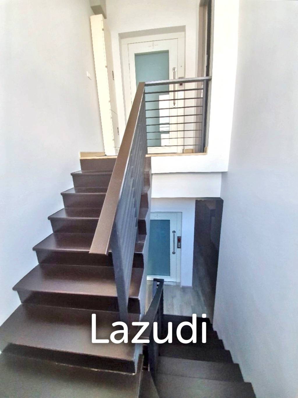 2 Bed 5 Bath 370 SQ.M Home office at The Pride 77