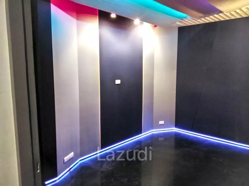 2 Bed 5 Bath 370 SQ.M Home office at The Pride 77