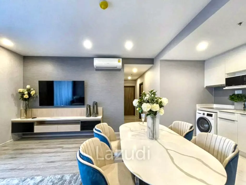 2 Bed 2 Bath 84 SQ.M IDEO Mobi Sukhumvit 66