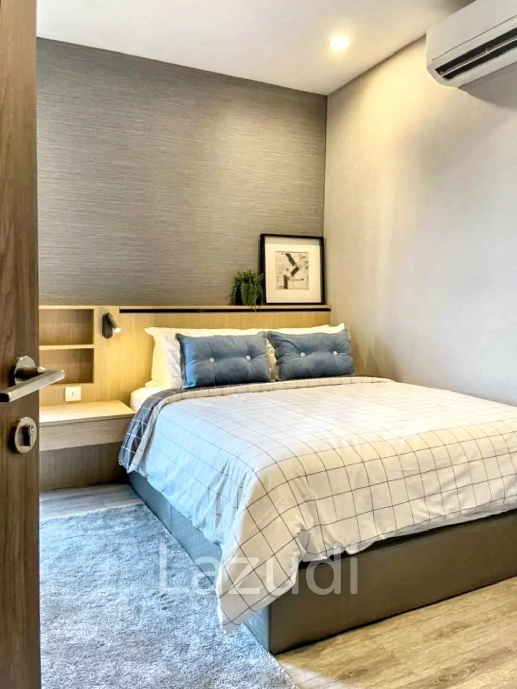 2 Bed 2 Bath 84 SQ.M IDEO Mobi Sukhumvit 66