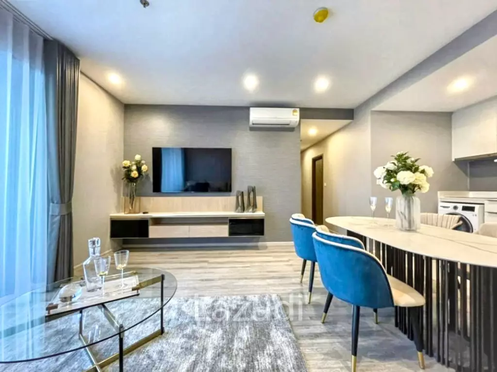 2 Bed 2 Bath 84 SQ.M IDEO Mobi Sukhumvit 66