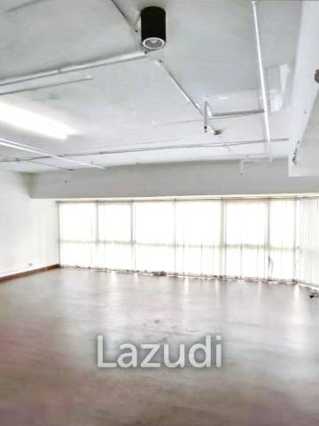 1 Bathroom 77 SQ.M Office at Sukhumvit Suites
