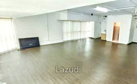 1 Bathroom 77 SQ.M Office at Sukhumvit Suites