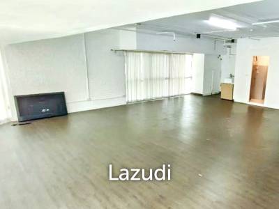 1 Bathroom 77 SQ.M Office at Sukhumvit Suites
