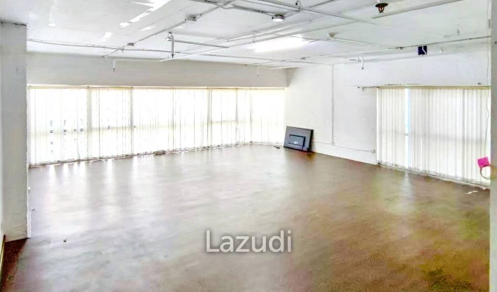 1 Bathroom 77 SQ.M Office at Sukhumvit Suites