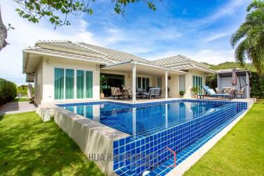 Exclusive 3 Bedroom Pool Villa In Black Mountain Golf Course