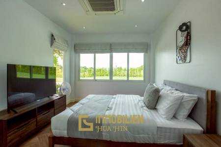 วิลล่าพูล 3 ห้องนอนสุดพิเศษในสนามกอล์ฟแบล็คเมาน์เทน