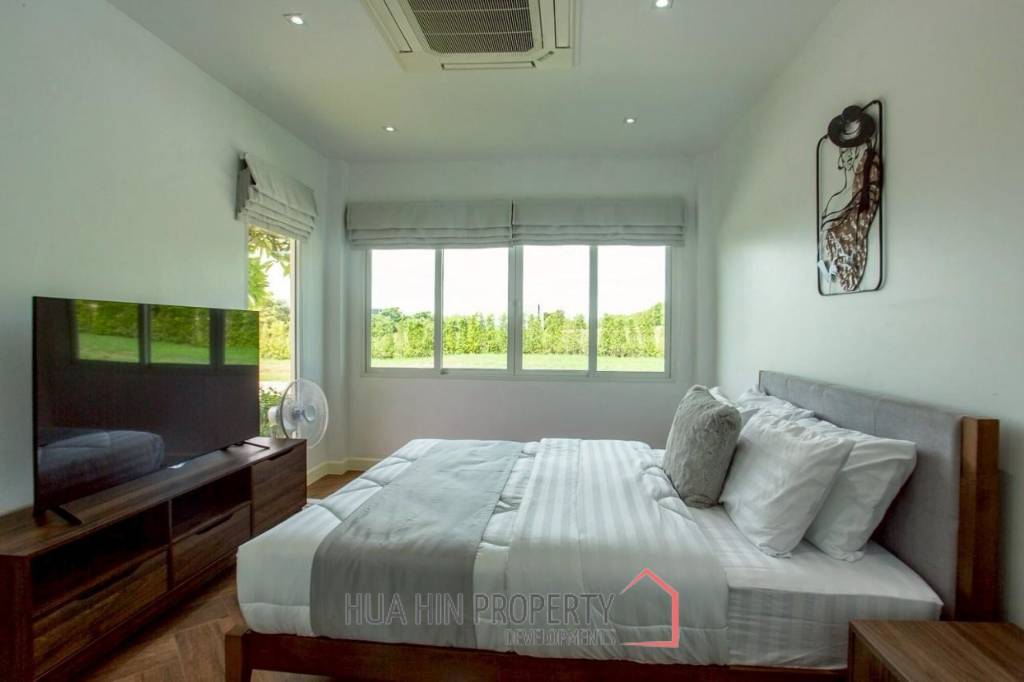 Exclusive 3 Bedroom Pool Villa In Black Mountain Golf Course