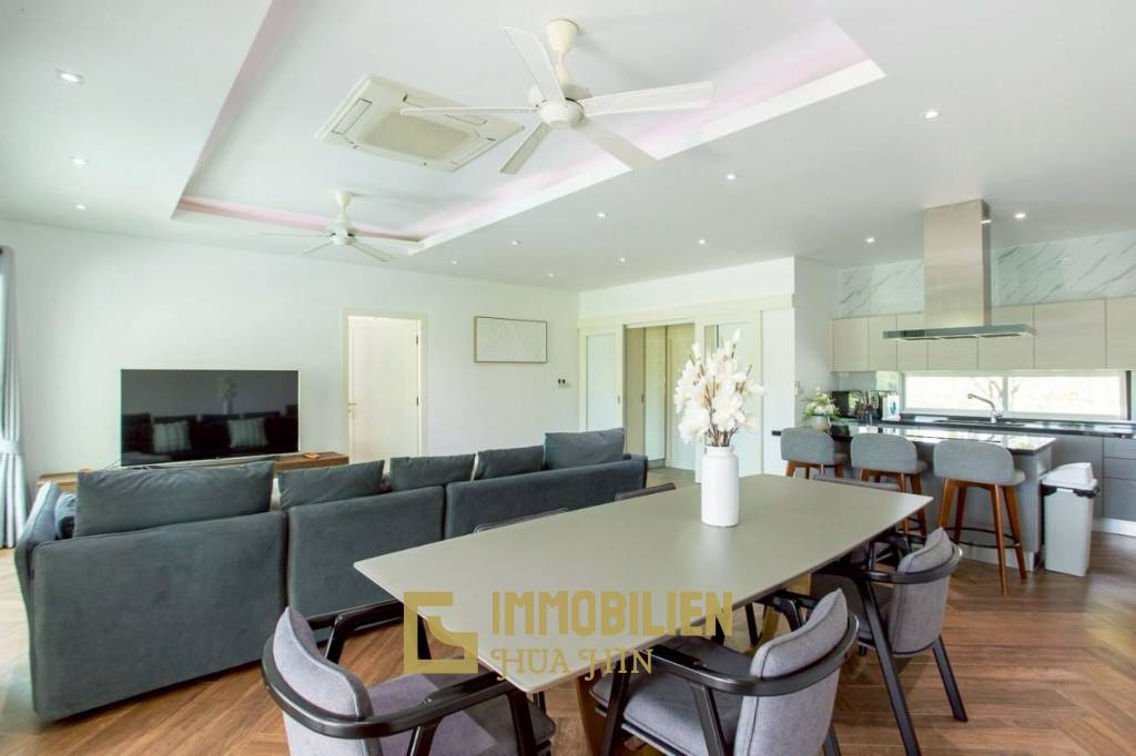 วิลล่าพูล 3 ห้องนอนสุดพิเศษในสนามกอล์ฟแบล็คเมาน์เทน