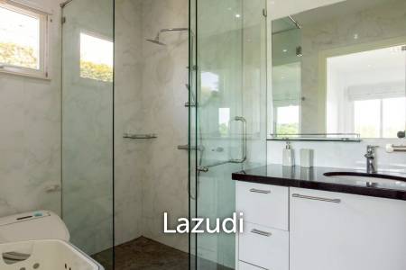 Exclusive 3 Bedroom Pool Villa In Black Mountain Golf Course