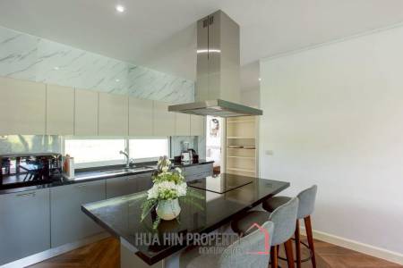 Exclusive 3 Bedroom Pool Villa In Black Mountain Golf Course
