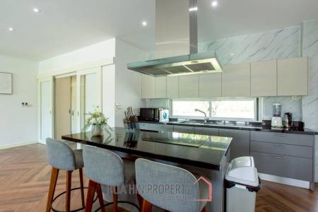 Exclusive 3 Bedroom Pool Villa In Black Mountain Golf Course