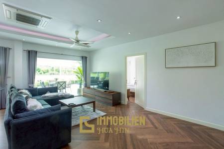 วิลล่าพูล 3 ห้องนอนสุดพิเศษในสนามกอล์ฟแบล็คเมาน์เทน