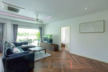 Exclusive 3 Bedroom Pool Villa In Black Mountain Golf Course