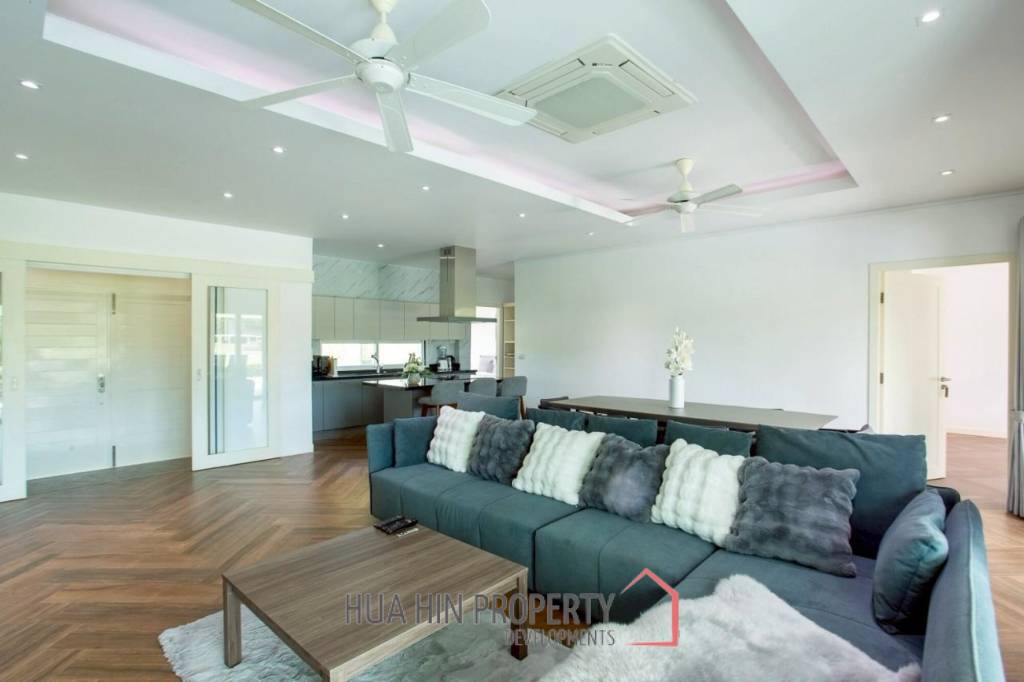 Exclusive 3 Bedroom Pool Villa In Black Mountain Golf Course