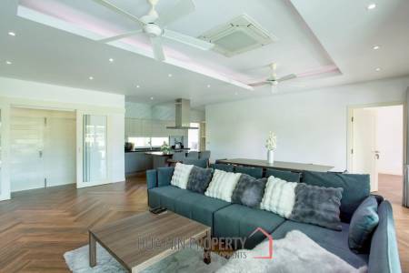Exclusive 3 Bedroom Pool Villa In Black Mountain Golf Course