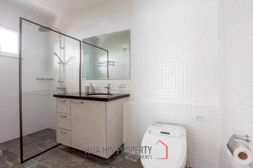 Exclusive 3 Bedroom Pool Villa In Black Mountain Golf Course